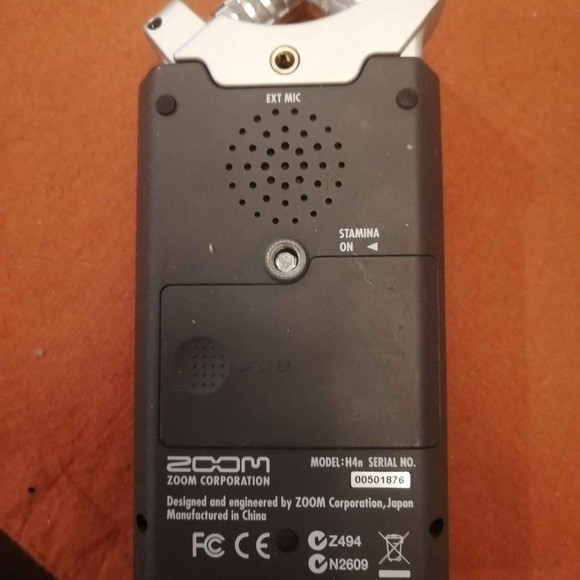 Zoom H4n Portable Recorder - Stereo Mics - XLR Inputs - 16GB SD - Picture 4 of 10